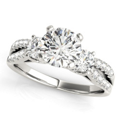 ENGAGEMENT RINGS 3 STONE ROUND